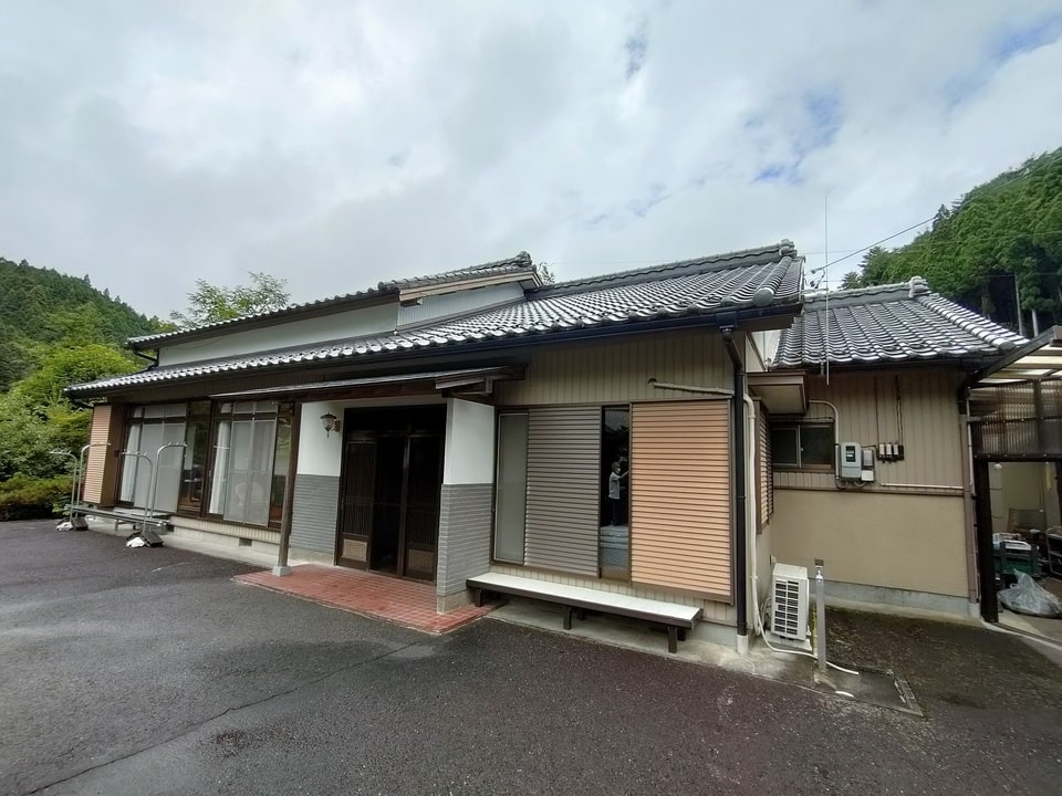 テラス屋根・離れ・車庫付きの物件の写真