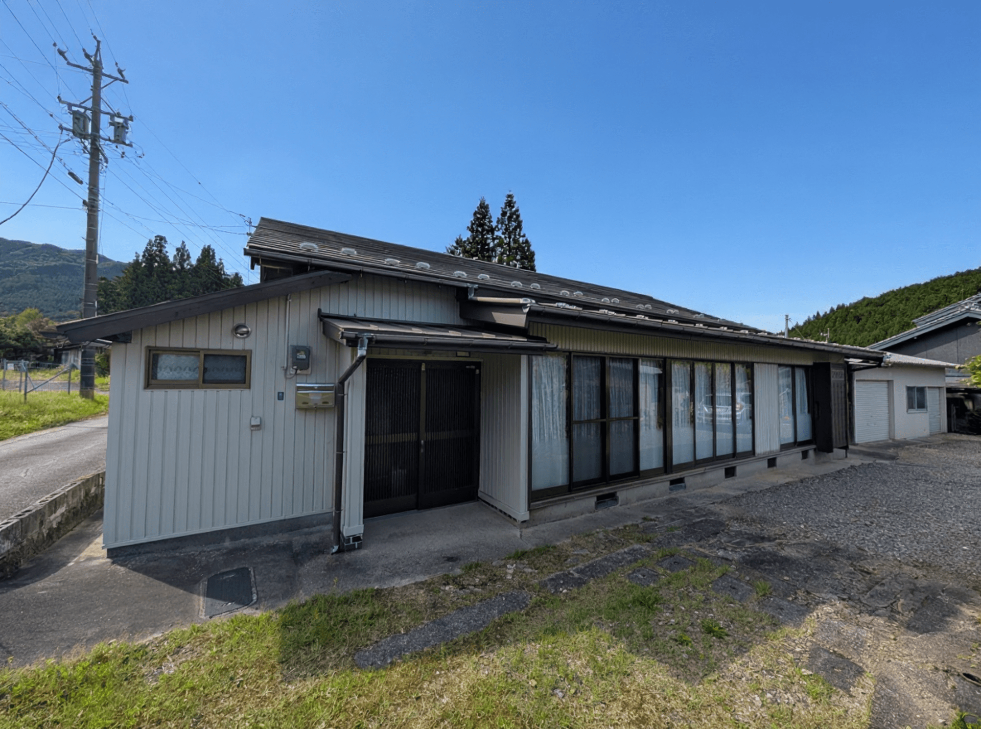 保育園・小学校徒歩圏内のガレージ付物件の写真