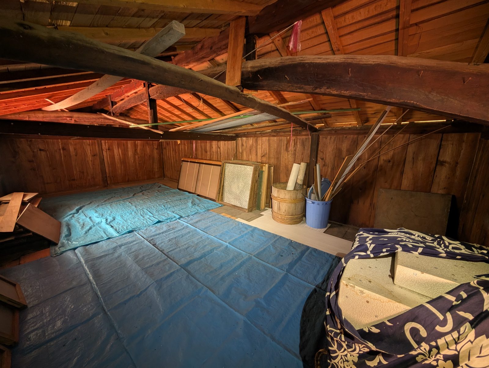 屋根裏